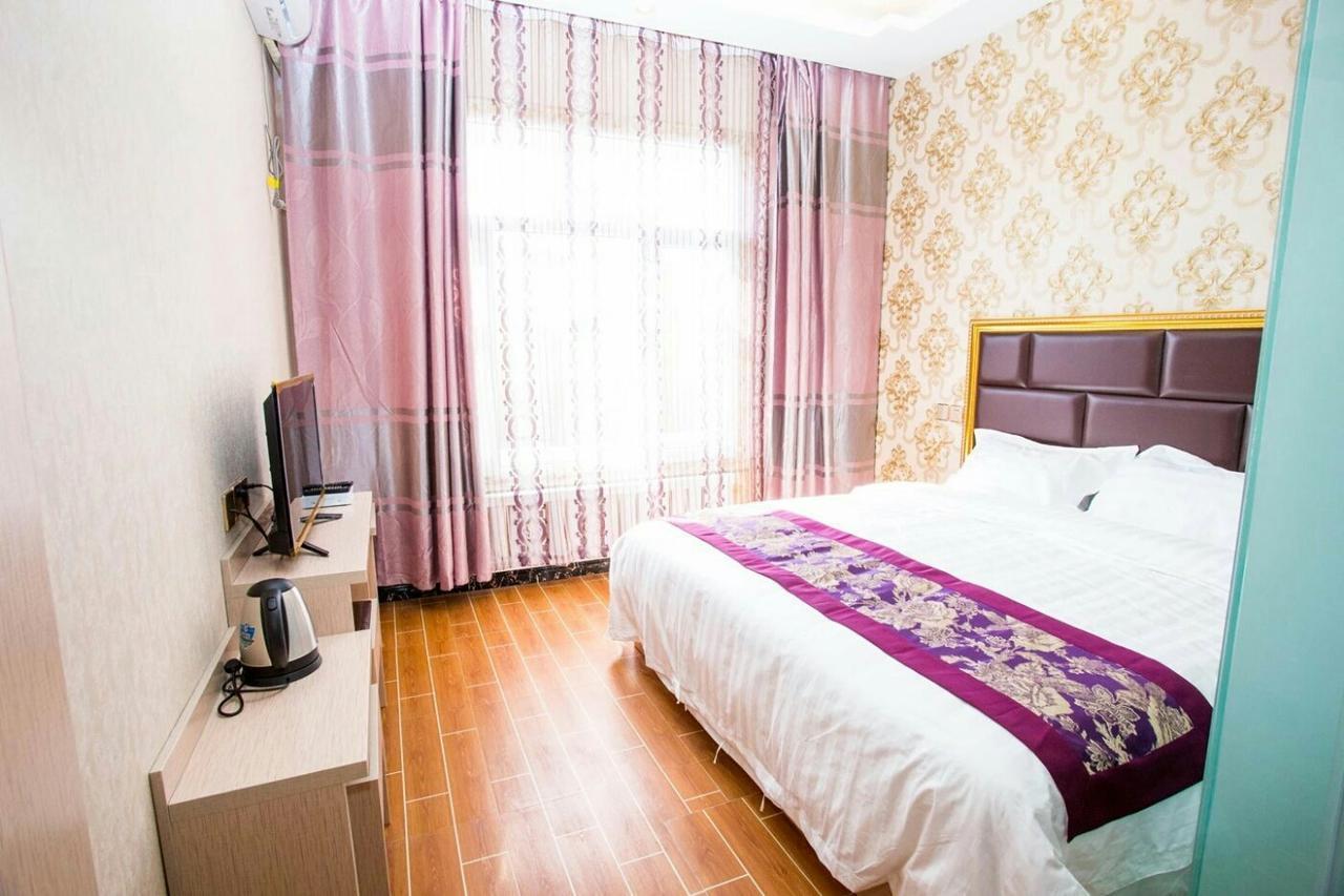 哈尔滨机场东方红运宾馆 Hotell Exteriör bild