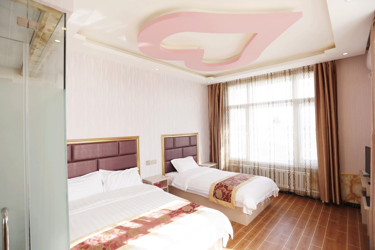 哈尔滨机场东方红运宾馆 Hotell Exteriör bild